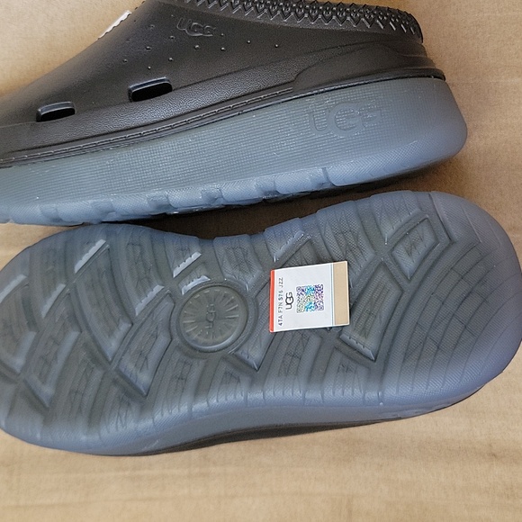 NWT UGG K TASMAN SPORT, SIZE 2 Kids, Black and Gray Color - Picture 6 of 10